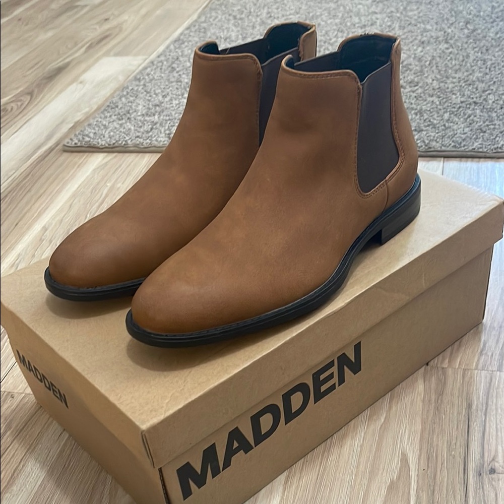 Madden Maxxin Cognac Sue Men's Brown Chelsea Boots